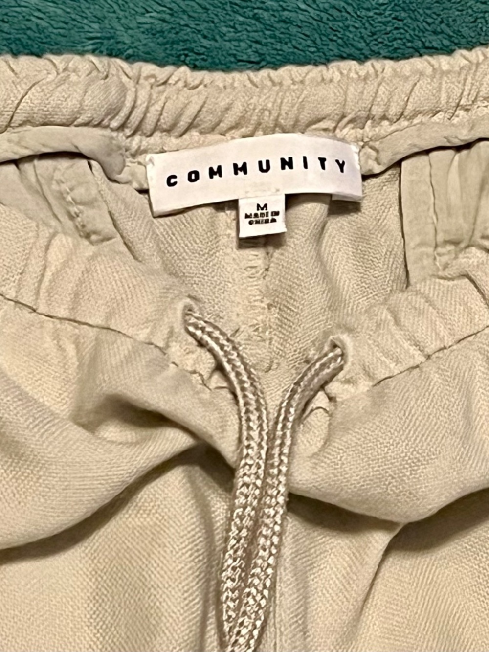 Aritzia Community Lightweight Joggers KHAKI - Picture 5 of 5